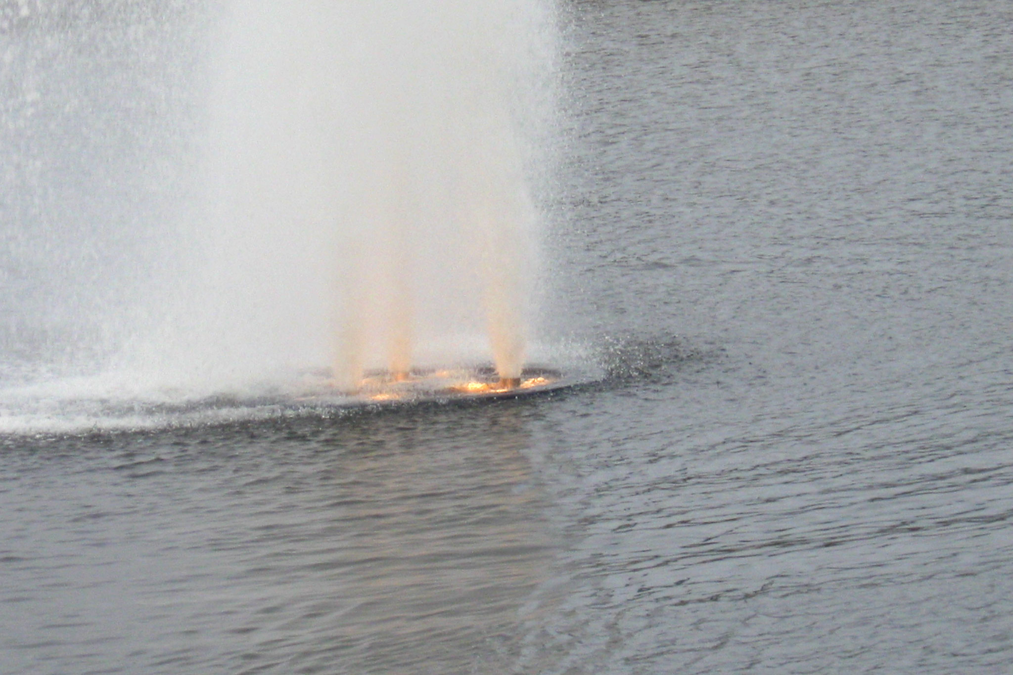 Floating Geyser Cluster with LED Waterproof Lights