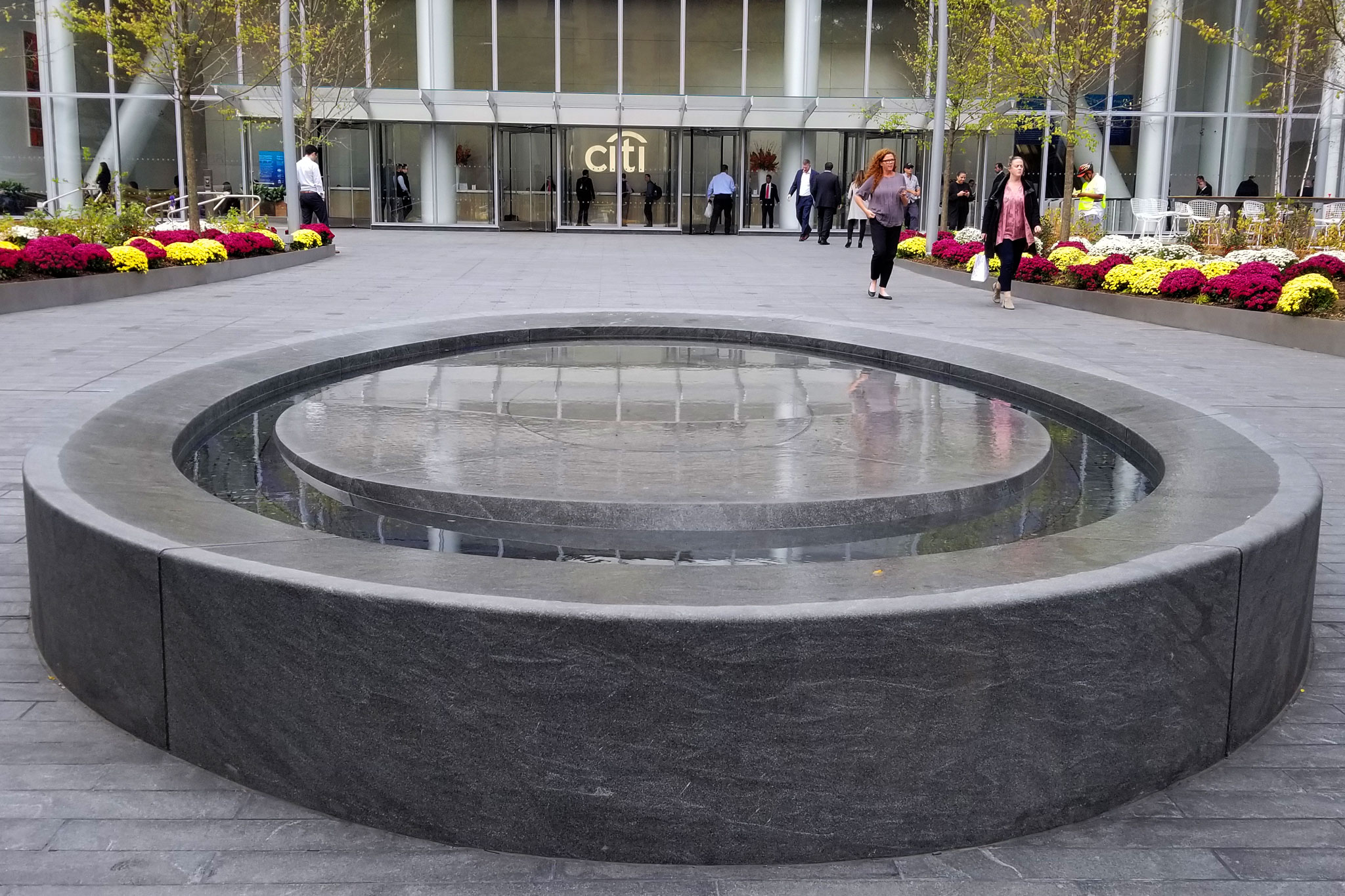 Reflecting pool that rises and falls | Delta Fountains